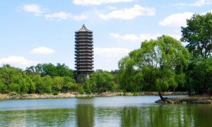 小伙在建筑工地上收到北大錄取通知書:正在拌砂漿縮略圖