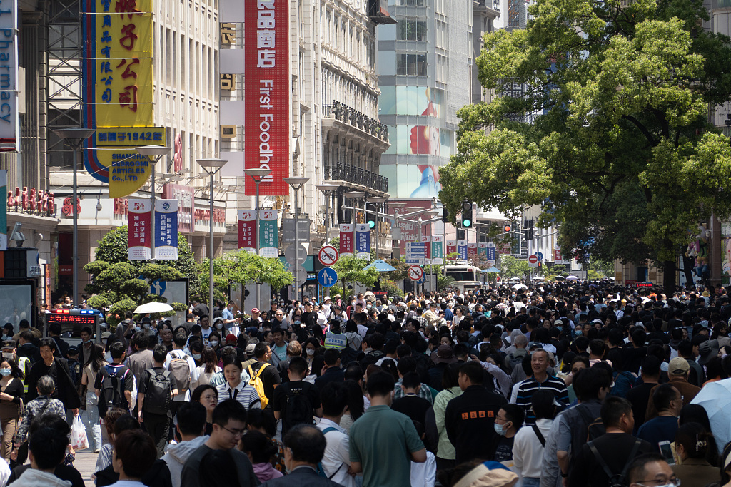 五一上海外灘游客日均超50萬插圖