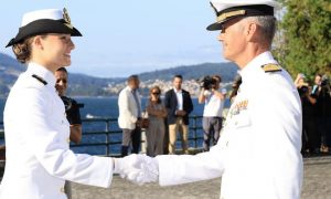 西班牙公主開(kāi)始接受海軍訓(xùn)練縮略圖