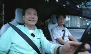 雷軍回應(yīng)在車間睡覺:確實(shí)是擺拍縮略圖 雷軍回應(yīng)在車間睡覺:確實(shí)是擺拍縮略圖