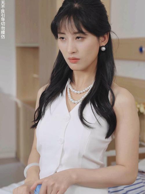 《偷聽女兒心聲叛逆老公要害我》短劇全集免費在線觀看插圖