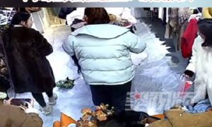 顧客碰碎花瓶賠償被拒買蛋糕送店主縮略圖