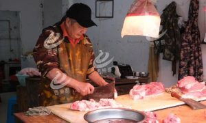 賣豬肉男子幾分鐘連殺3人?假的縮略圖 賣豬肉男子幾分鐘連殺3人?假的縮略圖