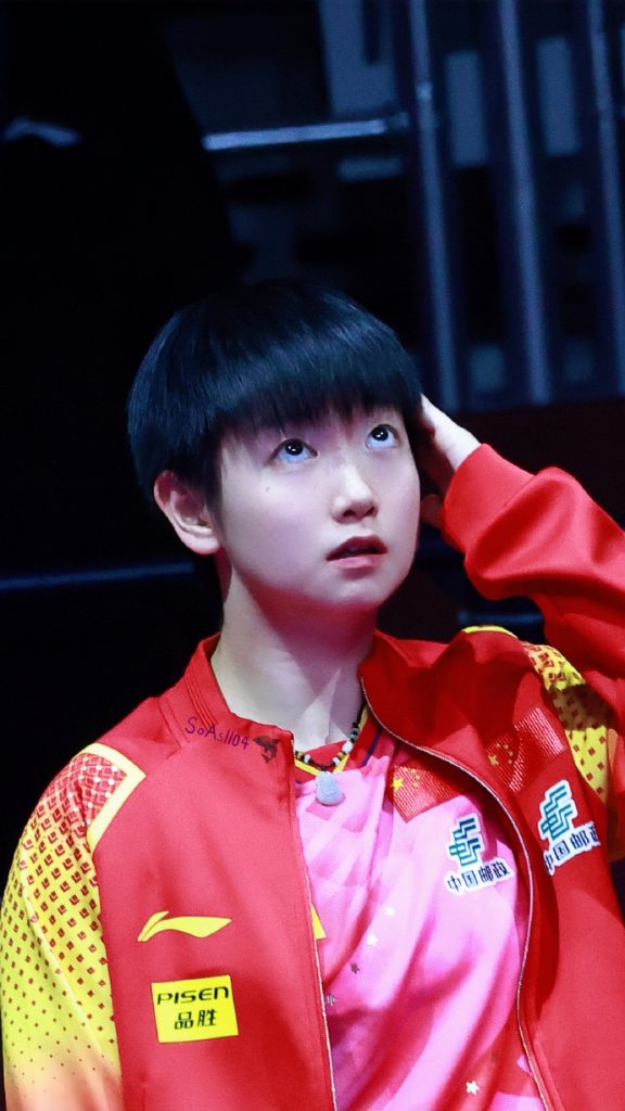孫穎莎在小學(xué)生面前沒打到乒乓球插圖 孫穎莎在小學(xué)生面前沒打到乒乓球插圖