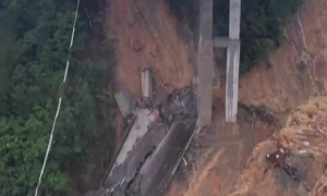 村民拍下貴州垮塌大橋事發瞬間縮略圖